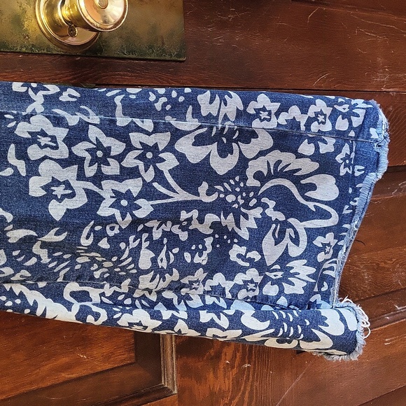 Saints & Hearts Blue Floral Printed Flare Jeans - Picture 5 of 7